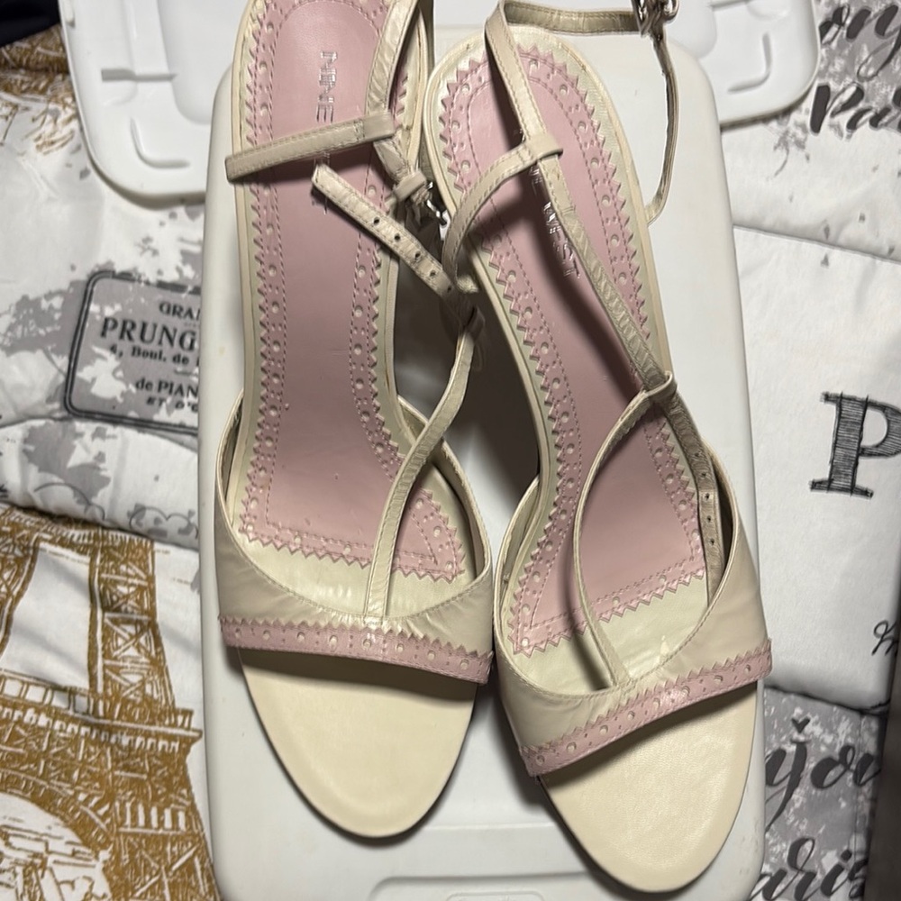 Nine West Cream and Pink Heels with Elegant Design